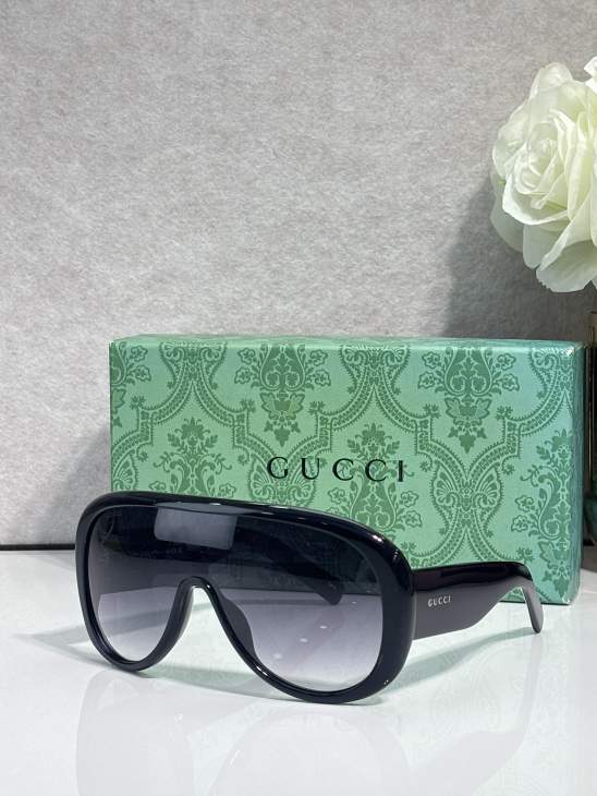 Picture of Gucci Sunglasses _SKUfw79759777fw
